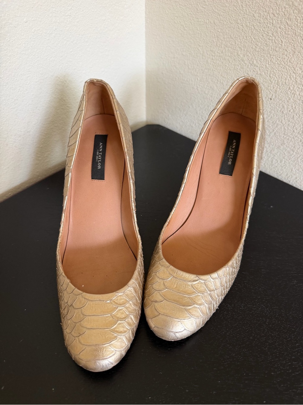 ANN TAYLOR Gold Cream Textured Snake 🐍 Print Leather Pumps Women's Heels